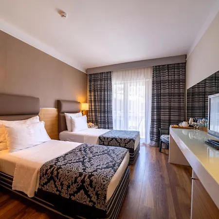 Cettia (adults Only) 4* 말마리스