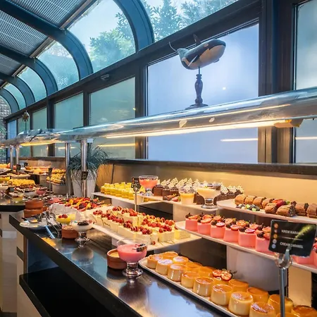 Cettia (adults Only)